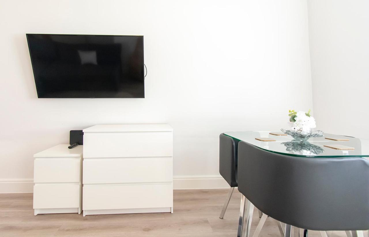 Modern 1 Bed Flat 2 Mins Walk From Restaurants Bars Clubs & Beach! Wow! Appartement Bournemouth Buitenkant foto
