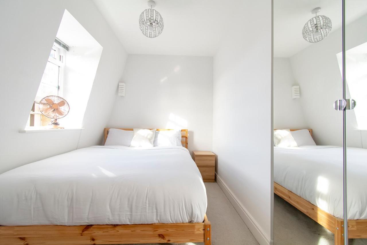 Modern 1 Bed Flat 2 Mins Walk From Restaurants Bars Clubs & Beach! Wow! Appartement Bournemouth Buitenkant foto